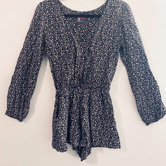 XS Floral Romper - Picture 1 of 3